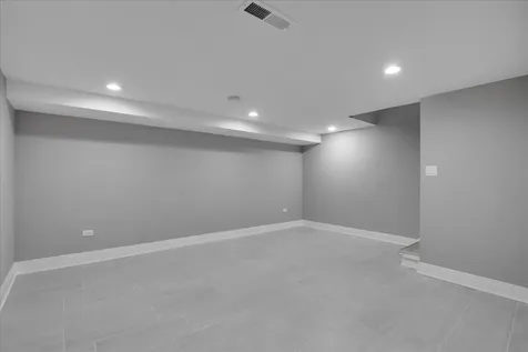 735 East 105th Street Chicago IL 60628