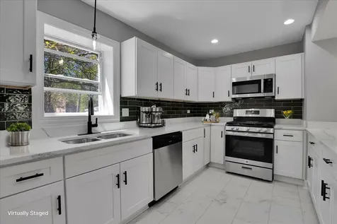 735 East 105th Street Chicago IL 60628