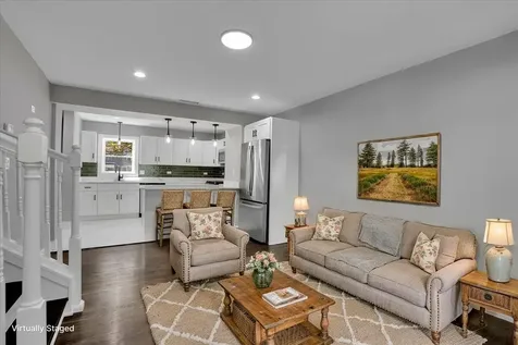 735 East 105th Street Chicago IL 60628