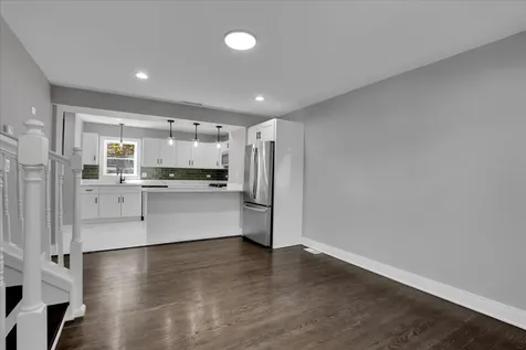 735 East 105th Street Chicago IL 60628