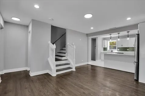 735 East 105th Street Chicago IL 60628
