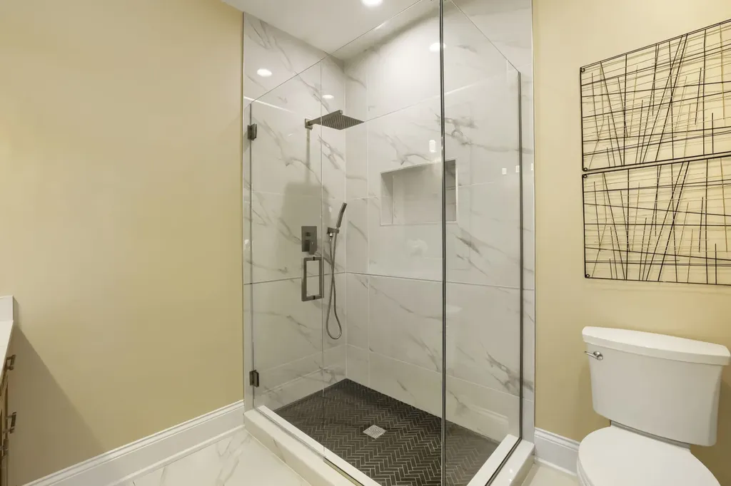 909 Evergreen Avenue Glen Ellyn IL 60137