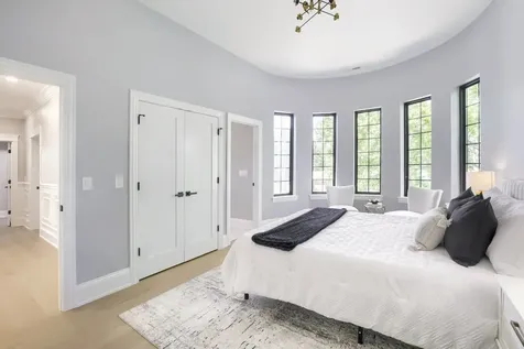 909 Evergreen Avenue Glen Ellyn IL 60137