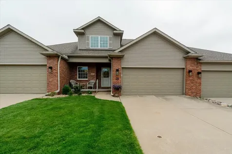 25 Arbor Court Bloomington IL 61704