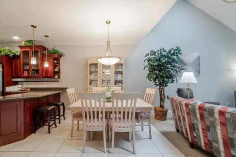 25 Arbor Court Bloomington IL 61704