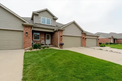 25 Arbor Court Bloomington IL 61704