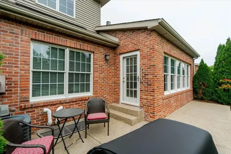 25 Arbor Court Bloomington IL 61704