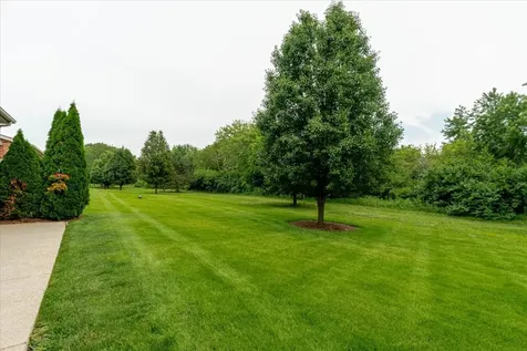 25 Arbor Court Bloomington IL 61704