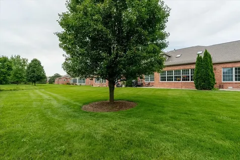 25 Arbor Court Bloomington IL 61704