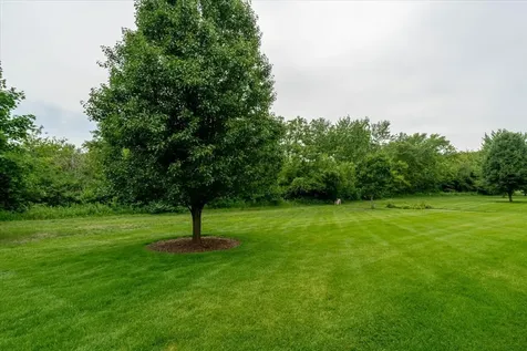 25 Arbor Court Bloomington IL 61704