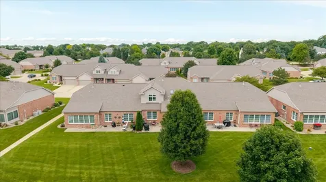 25 Arbor Court Bloomington IL 61704
