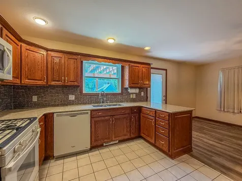 17 Lafayette Meadow Mattoon IL 61938