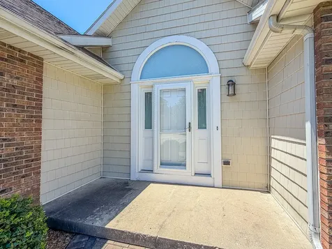 17 Lafayette Meadow Mattoon IL 61938