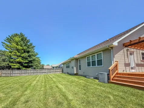 17 Lafayette Meadow Mattoon IL 61938
