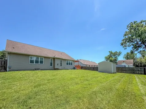 17 Lafayette Meadow Mattoon IL 61938