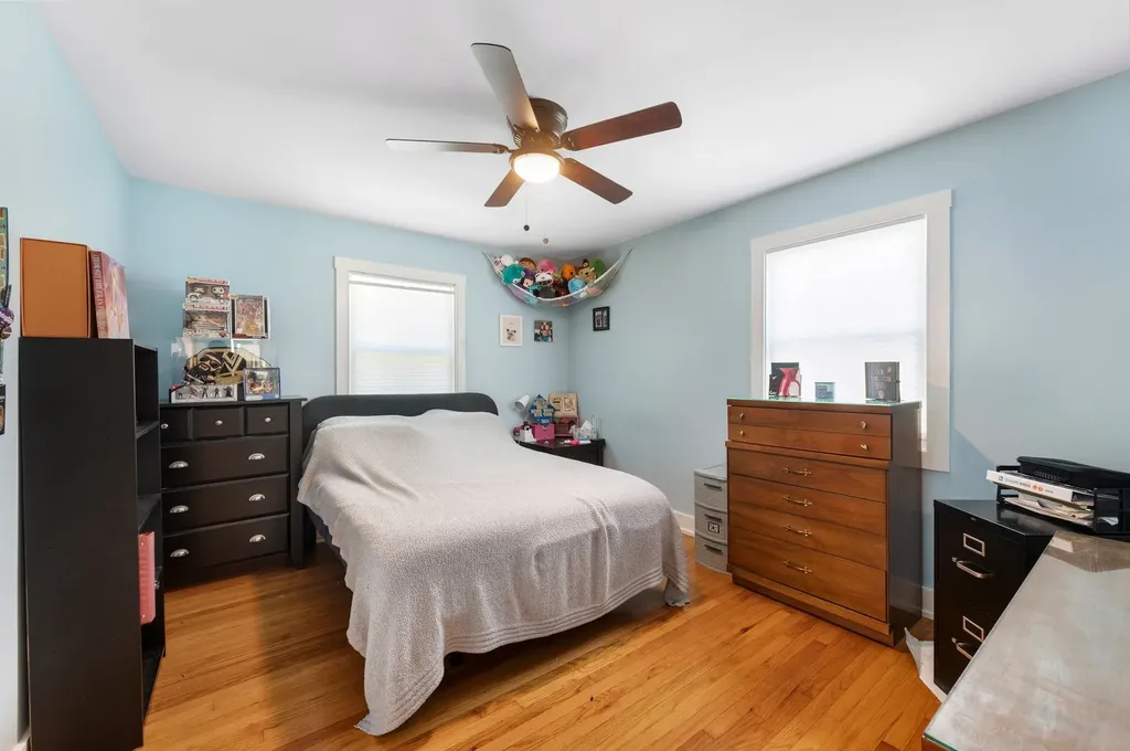 831 South Wisconsin Avenue Villa Park IL 60181