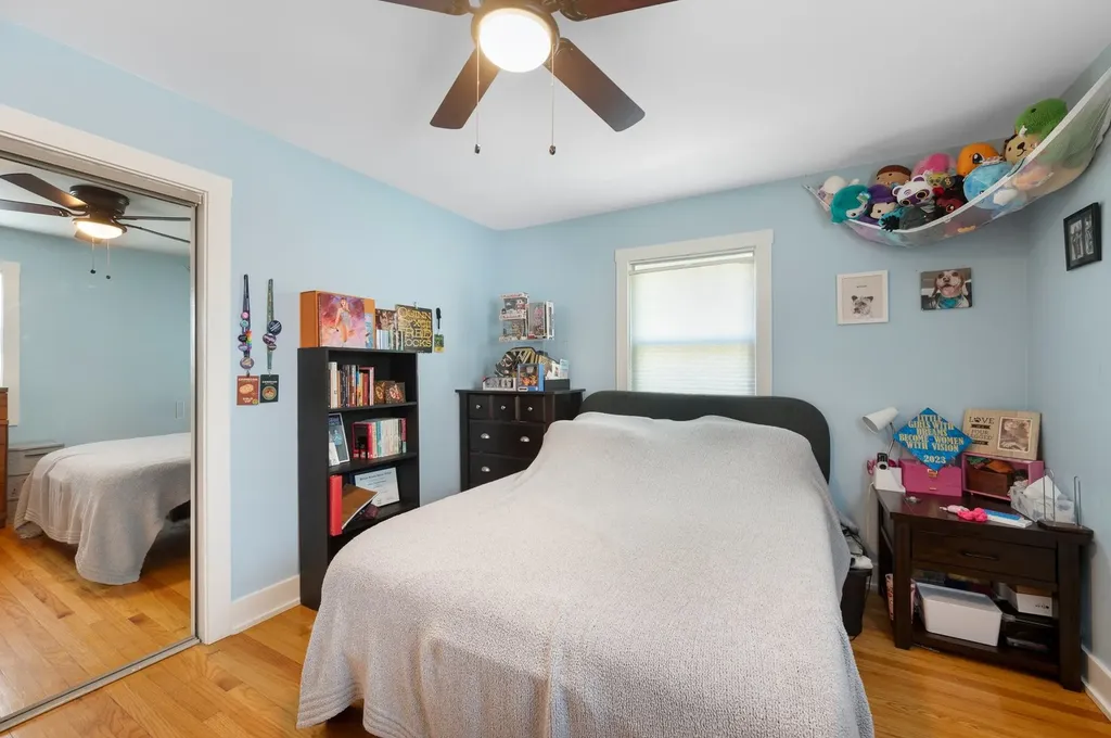 831 South Wisconsin Avenue Villa Park IL 60181
