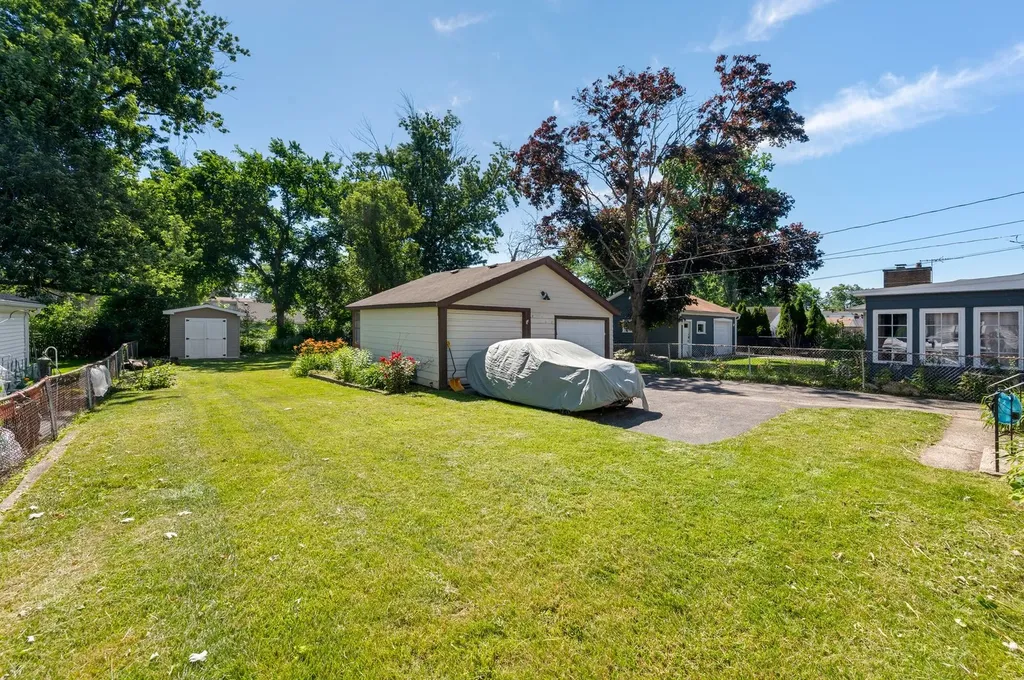 831 South Wisconsin Avenue Villa Park IL 60181