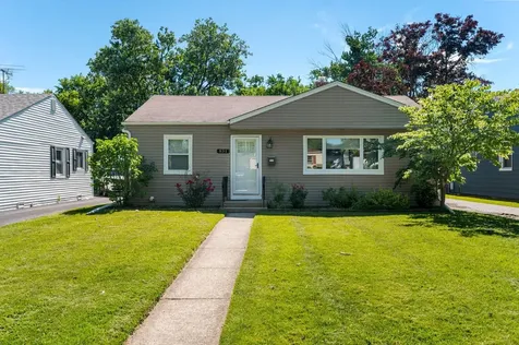 831 South Wisconsin Avenue Villa Park IL 60181