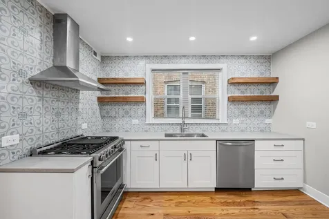 5010 North Major Avenue N Chicago IL 60630