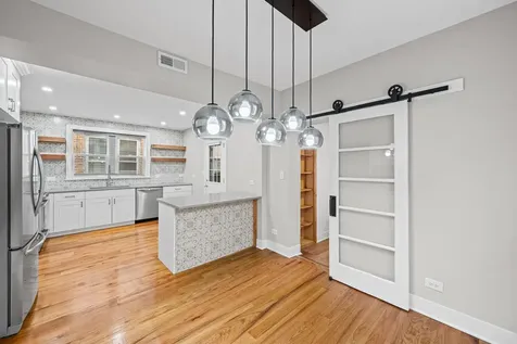 5010 North Major Avenue N Chicago IL 60630