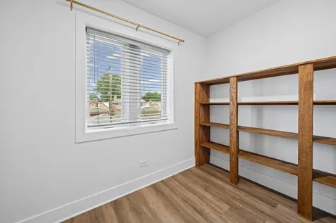 5010 North Major Avenue N Chicago IL 60630