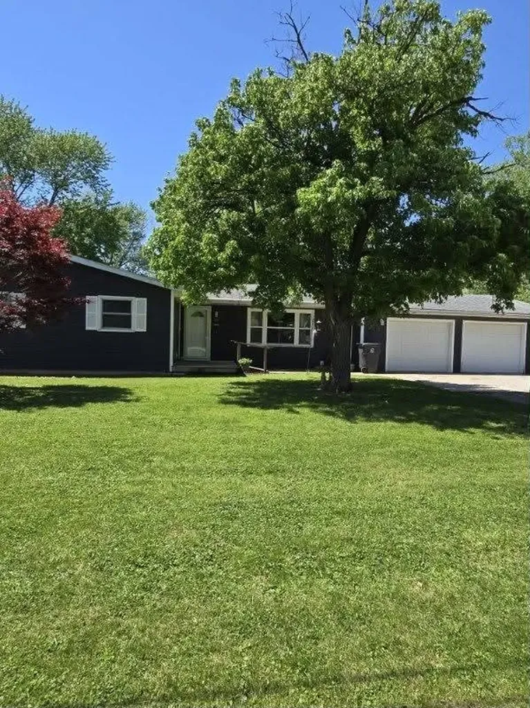 106 Bruce Street Villa Grove IL 61956