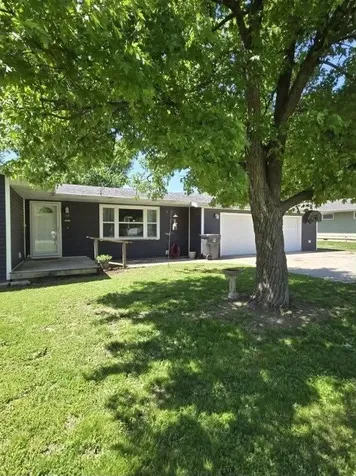 106 Bruce Street Villa Grove IL 61956