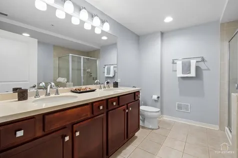 425 Benjamin Drive Vernon Hills IL 60061