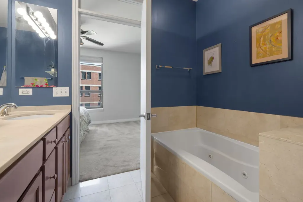 859 West Erie Street Chicago IL 60642