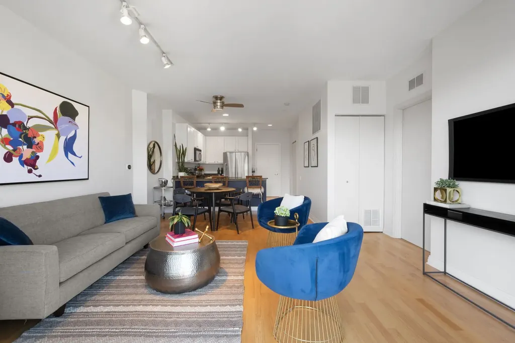 859 West Erie Street Chicago IL 60642