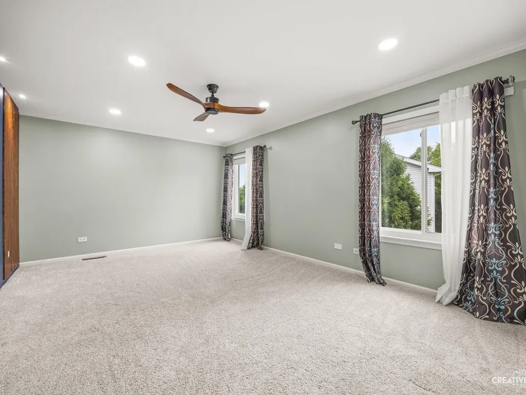 2463 Warm Springs Lane Naperville IL 60564