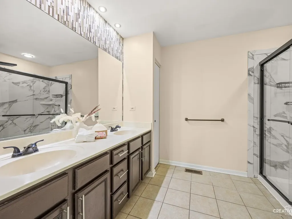2463 Warm Springs Lane Naperville IL 60564