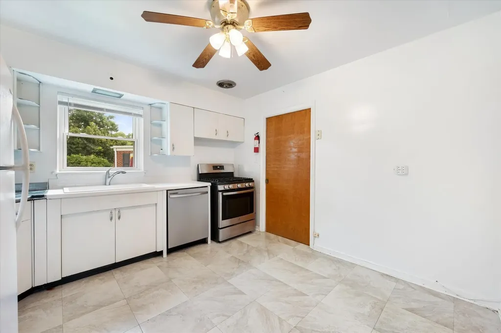 429 South Stratford Avenue Elmhurst IL 60126