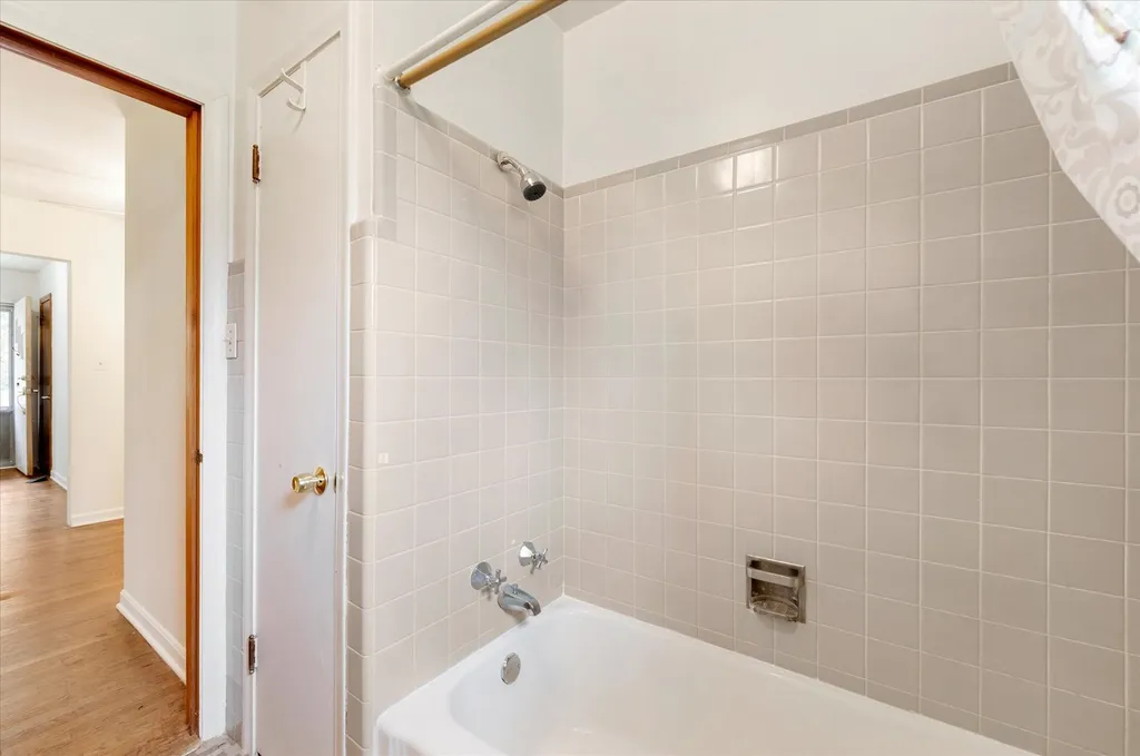 429 South Stratford Avenue Elmhurst IL 60126