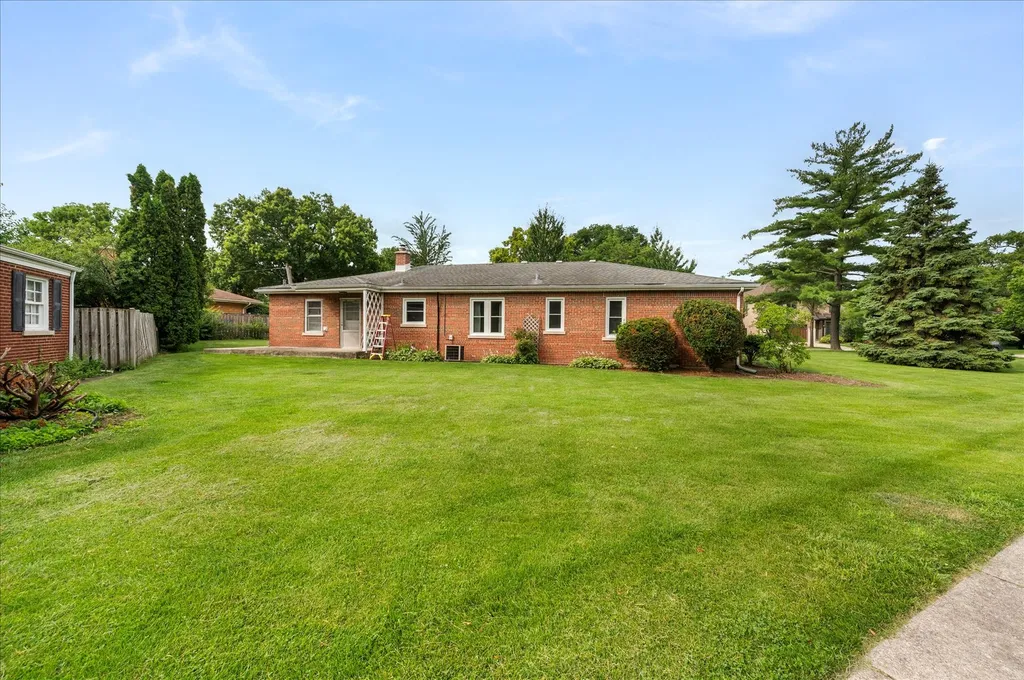 429 South Stratford Avenue Elmhurst IL 60126