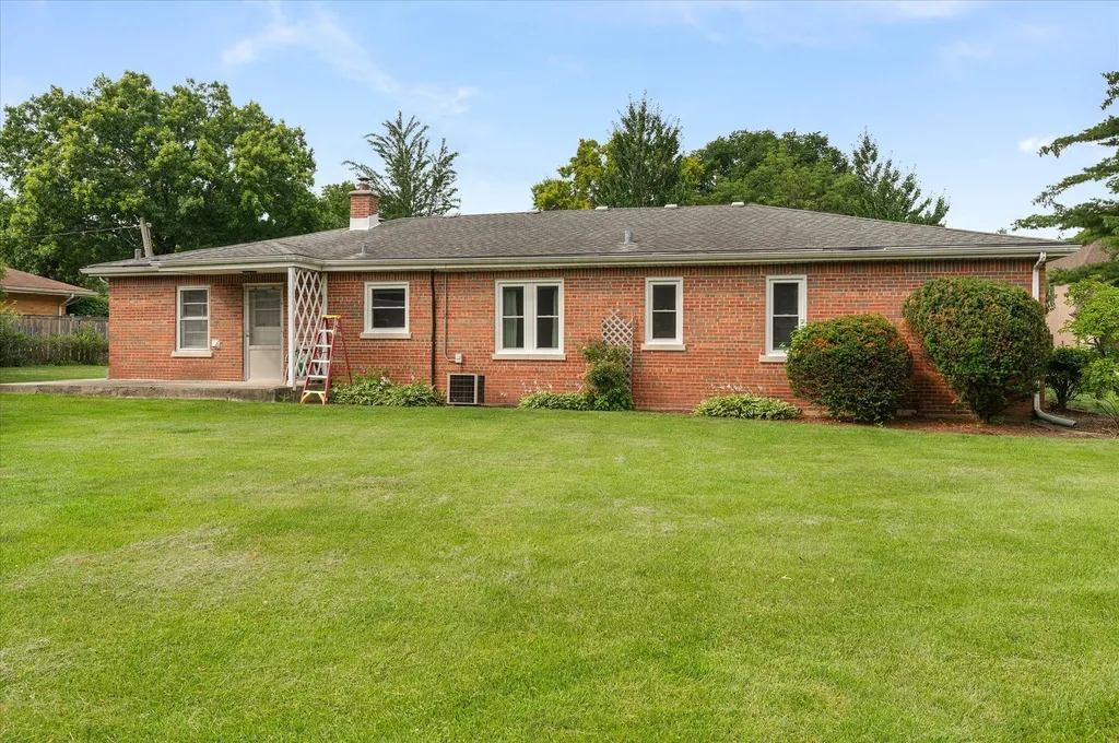 429 South Stratford Avenue Elmhurst IL 60126