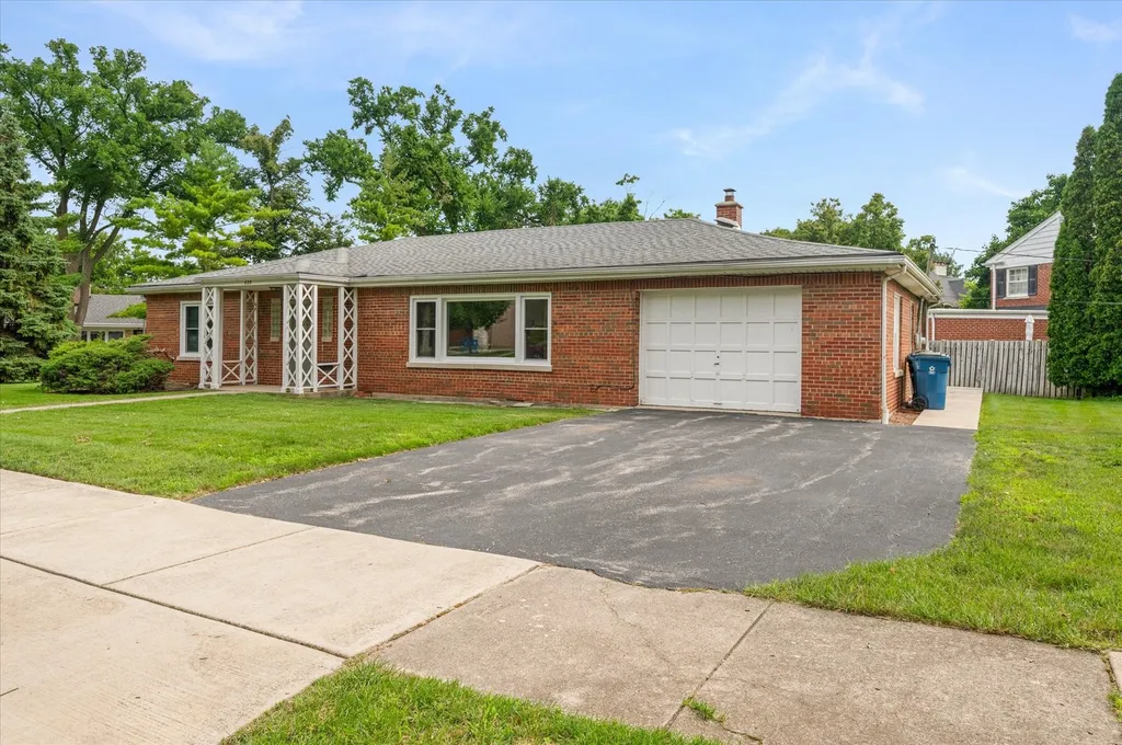 429 South Stratford Avenue Elmhurst IL 60126