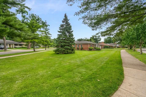 429 South Stratford Avenue Elmhurst IL 60126