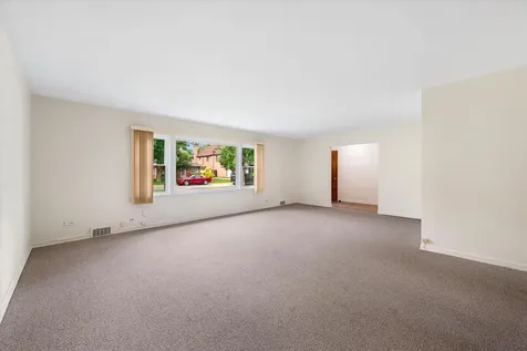 429 South Stratford Avenue Elmhurst IL 60126