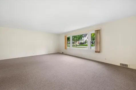 429 South Stratford Avenue Elmhurst IL 60126