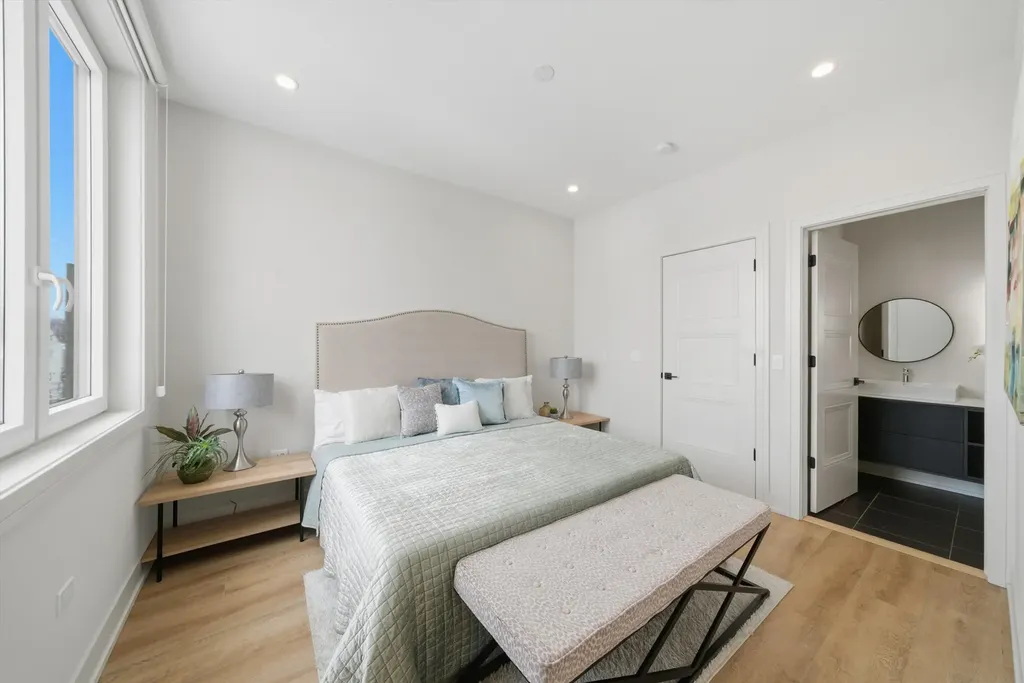 4250 West Belmont Avenue Chicago IL 60641