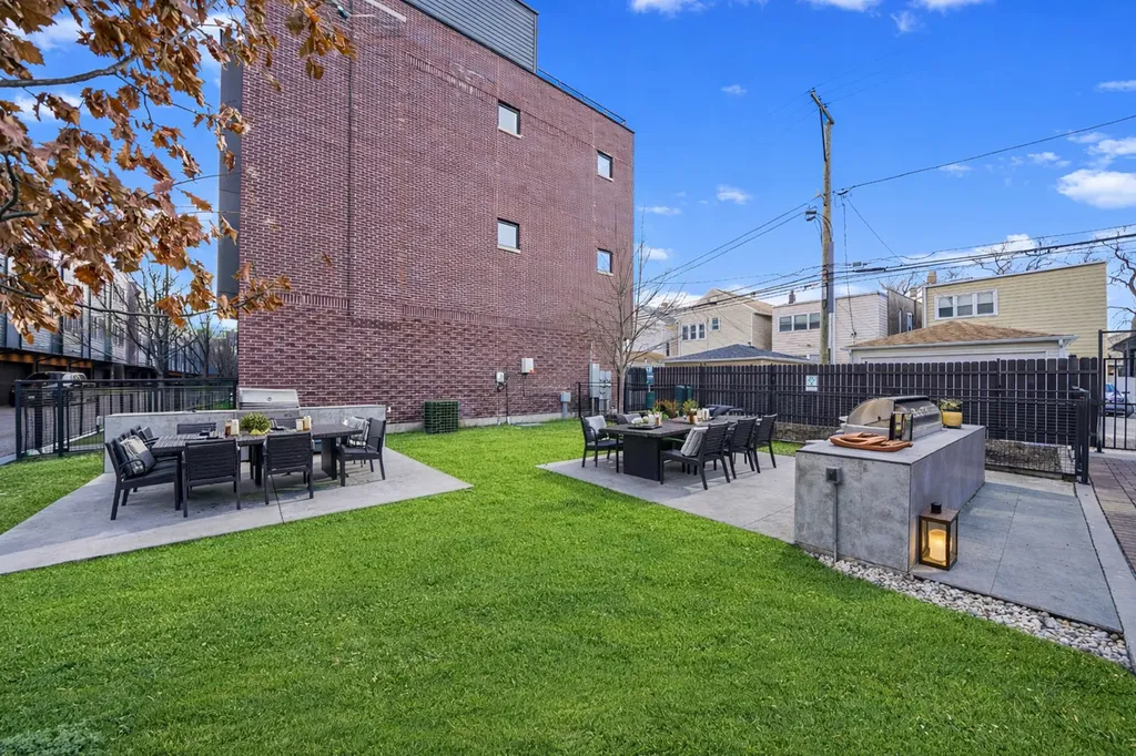 4250 West Belmont Avenue Chicago IL 60641