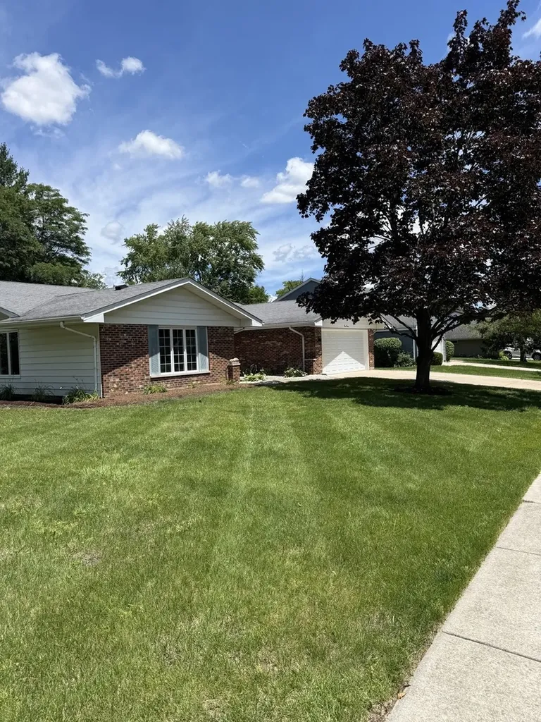 920 Eden Drive Schaumburg IL 60195