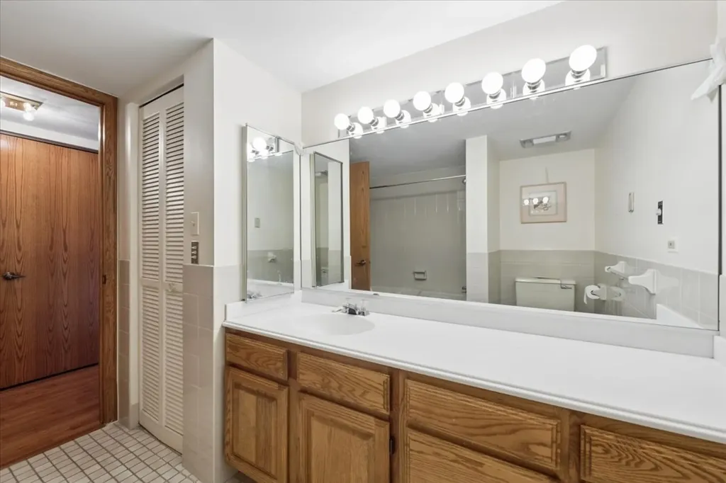 101 South Summit Avenue Park Ridge IL 60068