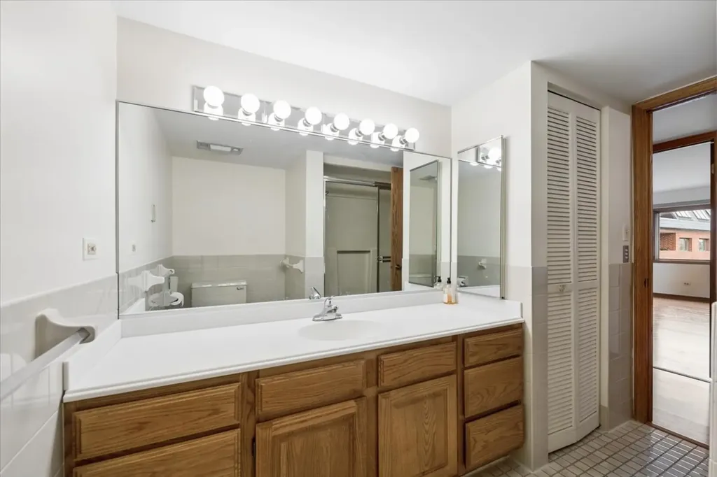 101 South Summit Avenue Park Ridge IL 60068