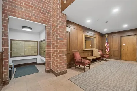 101 South Summit Avenue Park Ridge IL 60068