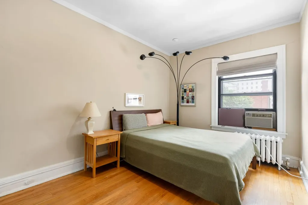 1419 East 58th Street Chicago IL 60637