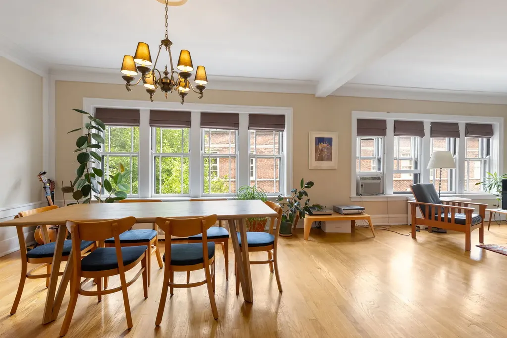 1419 East 58th Street Chicago IL 60637