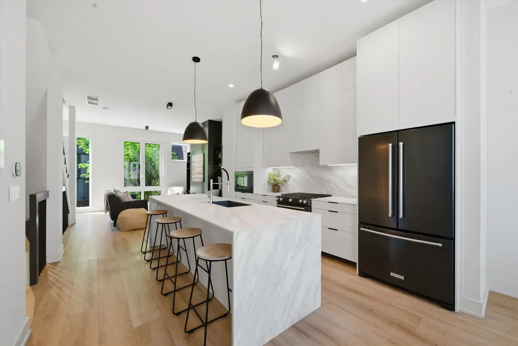 4250 West Belmont Avenue Chicago IL 60641